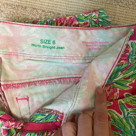 Lilly Pulitzer Worth Jeans Spike the Punch Orchid Pineapple, Size 6, Like New - Picture 3 of 3